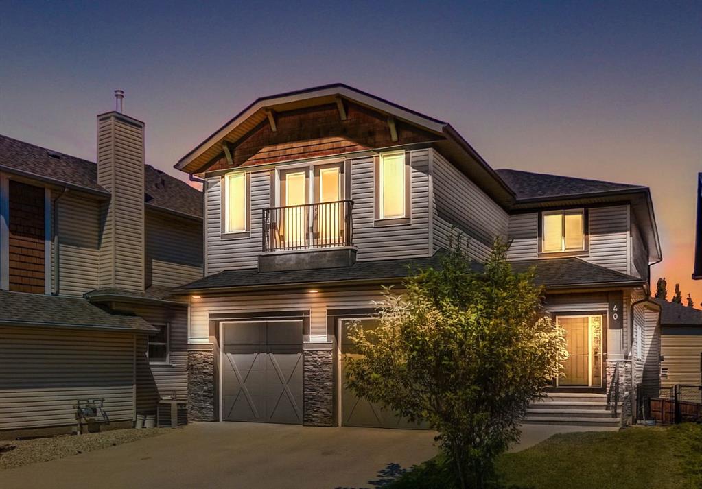 Picture of 40 Val Gardena Court SW, Calgary Real Estate Listing