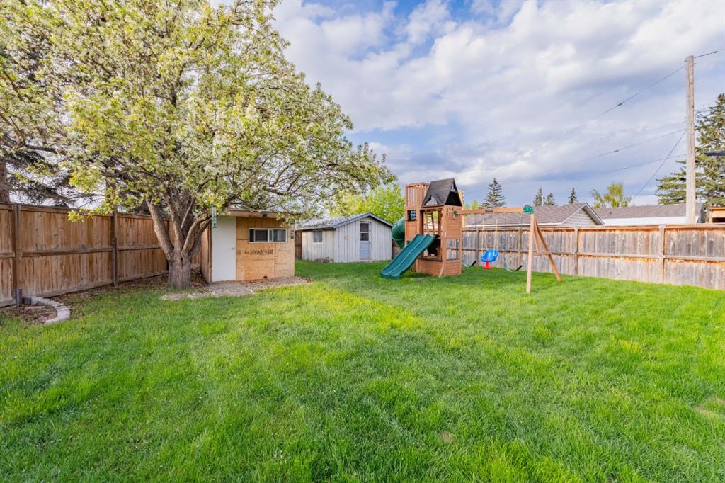 Picture of 52 Penswood Place SE, Calgary Real Estate Listing