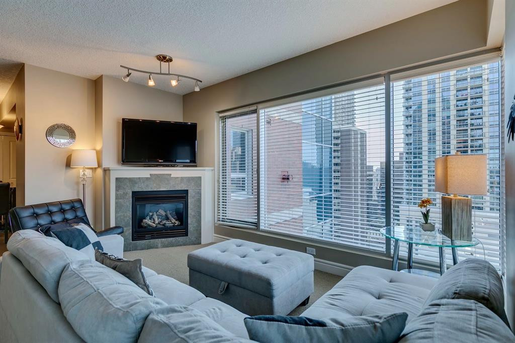 Picture of 1601, 920 5 Avenue SW, Calgary Real Estate Listing