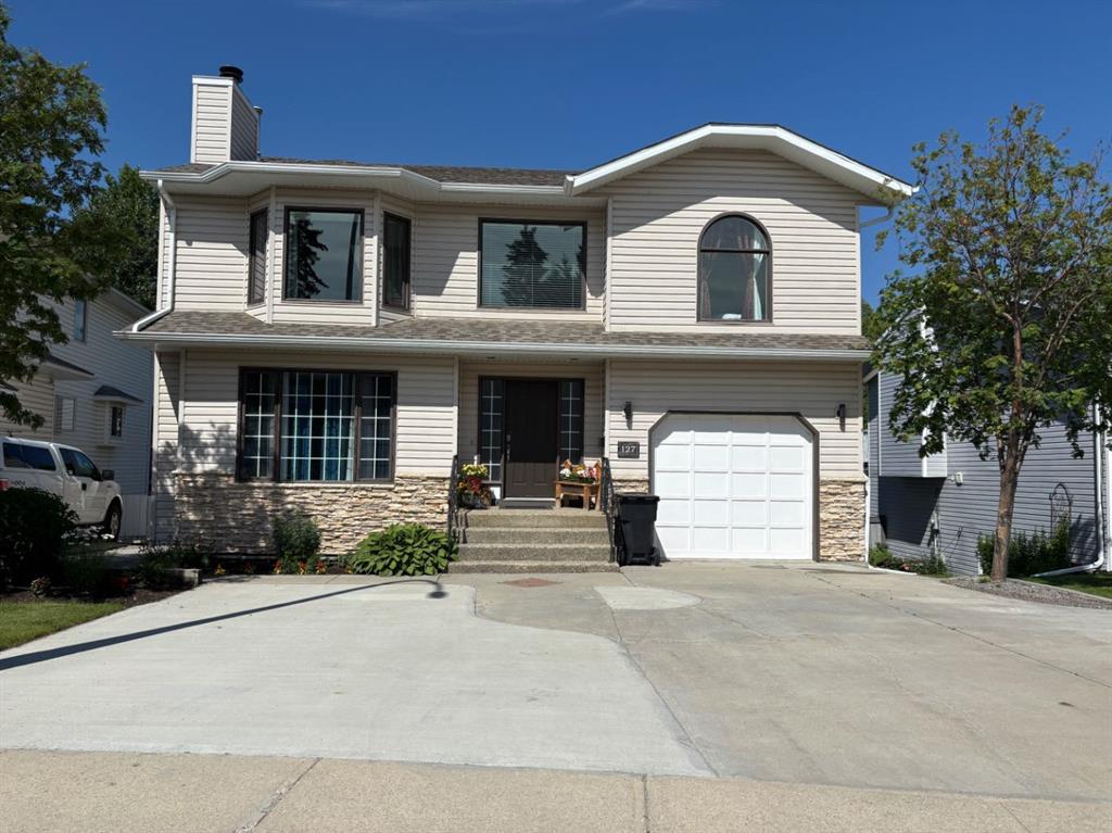 Picture of 127 Clark Street , Hinton Real Estate Listing