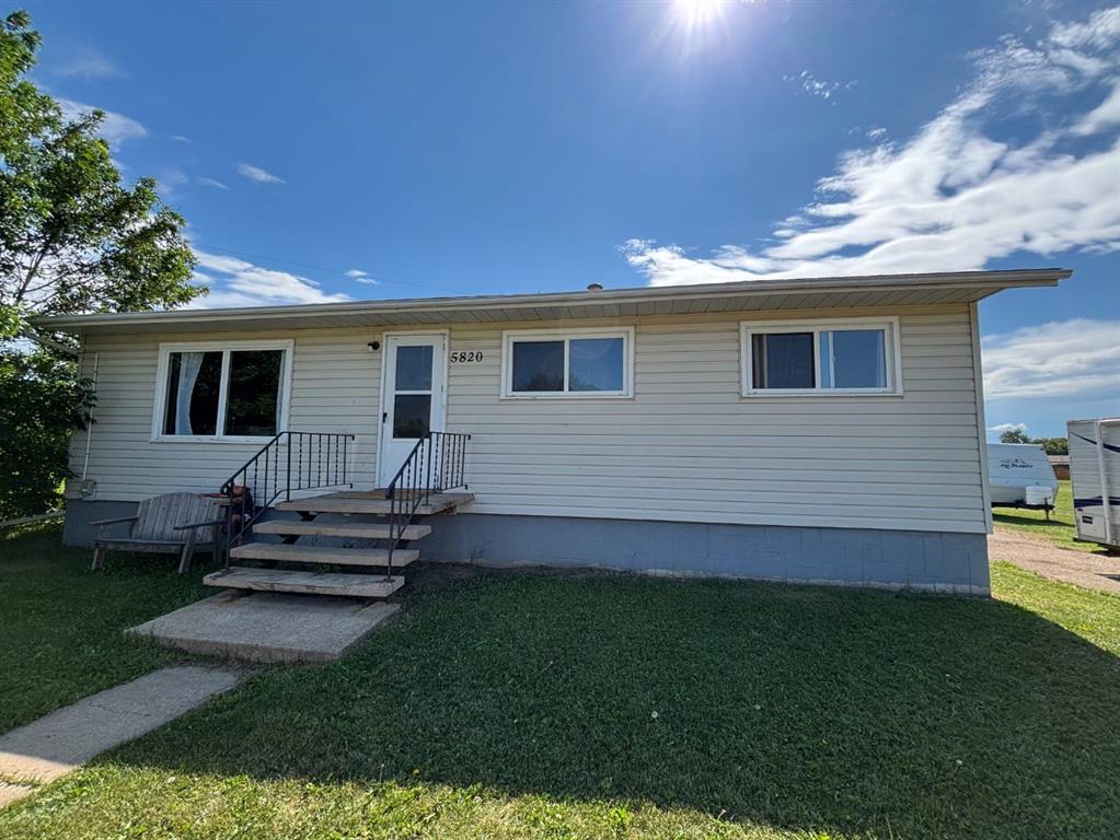 Picture of 5820 48th Street  , High Prairie Real Estate Listing