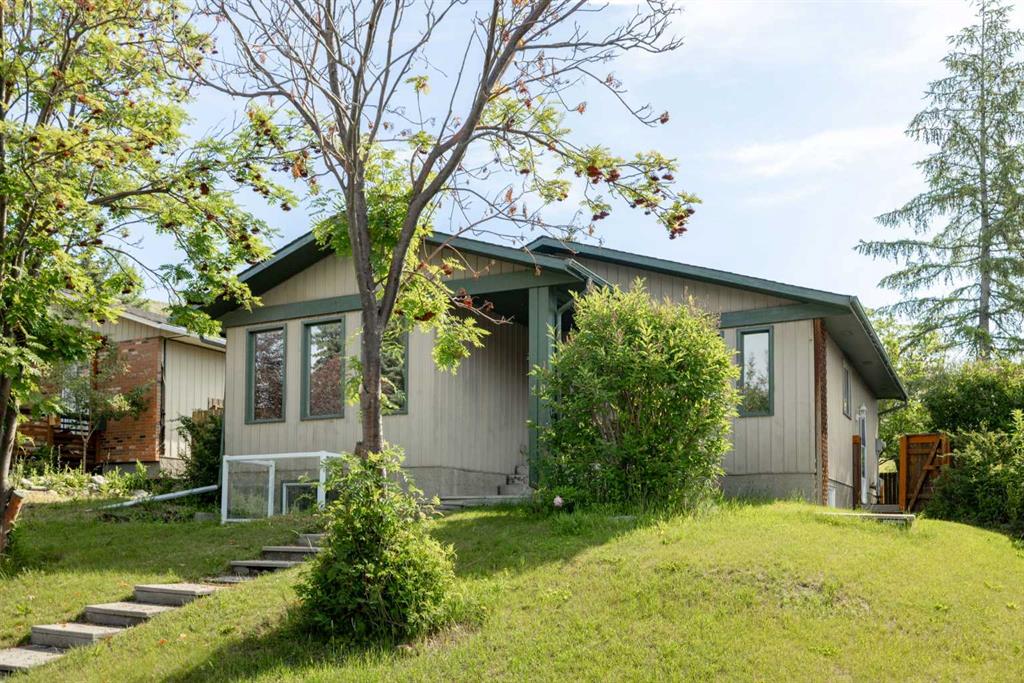 Picture of 19 Benchlands Place , Cochrane Real Estate Listing