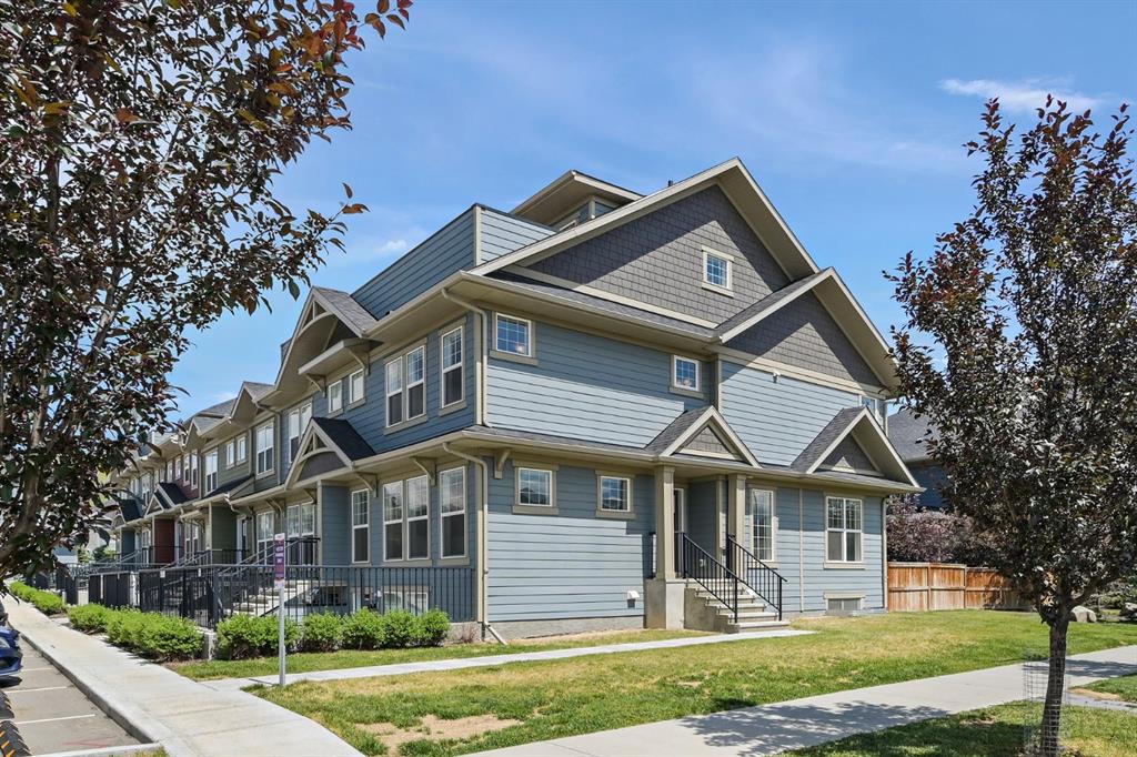 Picture of 403 Cranbrook Square SE, Calgary Real Estate Listing