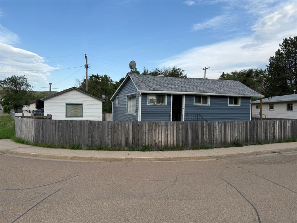 Picture of 106 Poplar Crescent  , Drumheller Real Estate Listing
