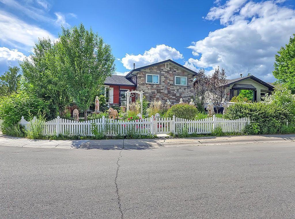 Picture of 1727 41 Street NE, Calgary Real Estate Listing