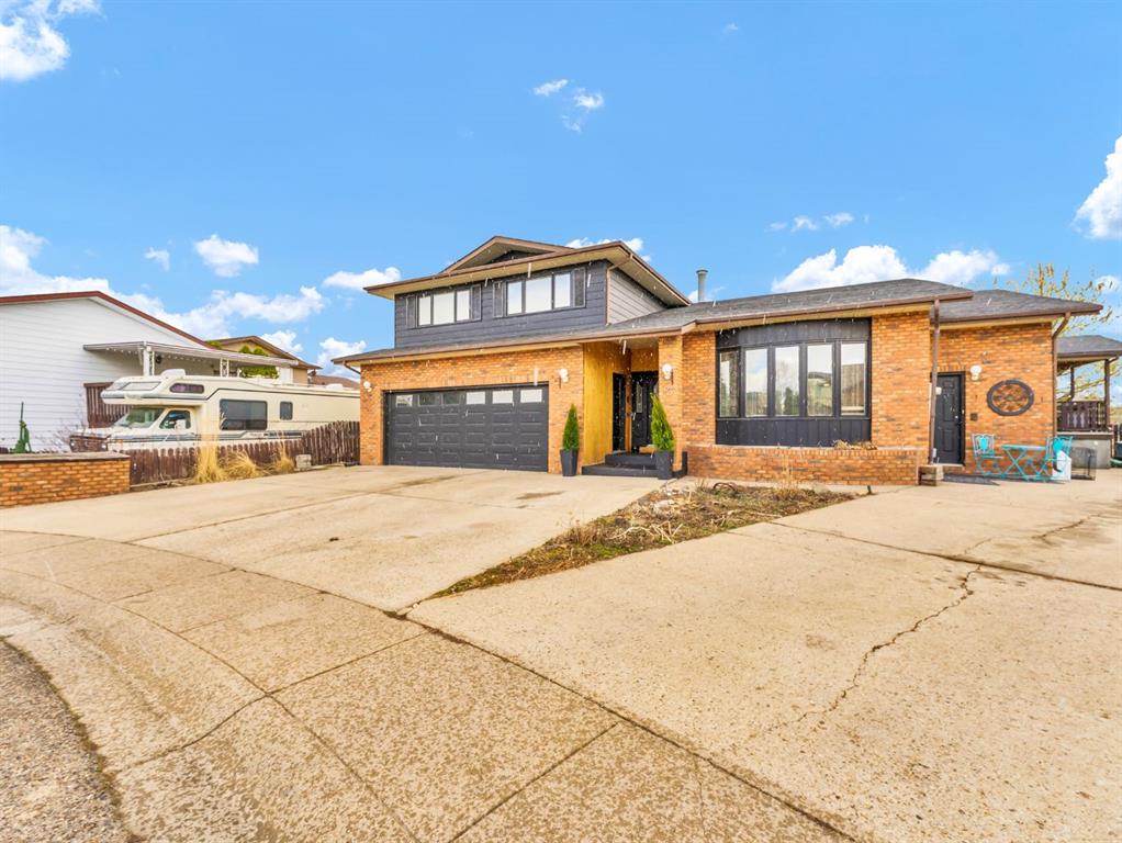 Picture of 13 Calder Green SE, Medicine Hat Real Estate Listing