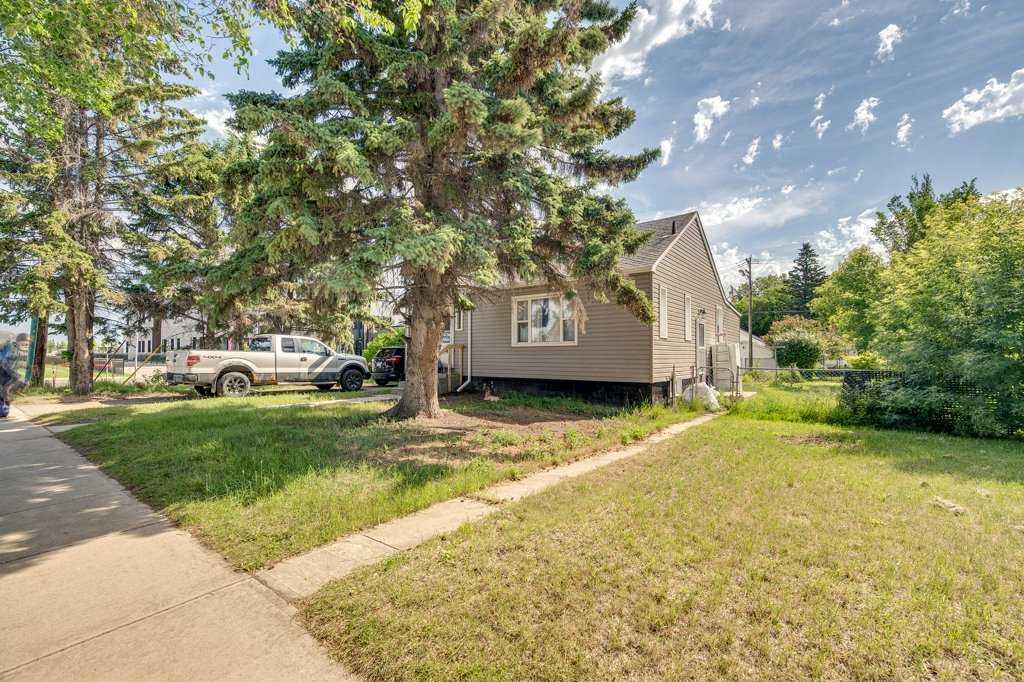Picture of 5257 52 Street , Lacombe Real Estate Listing