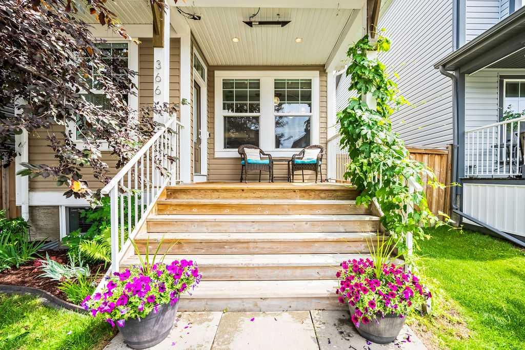 Picture of 366 Auburn Crest Way SE, Calgary Real Estate Listing