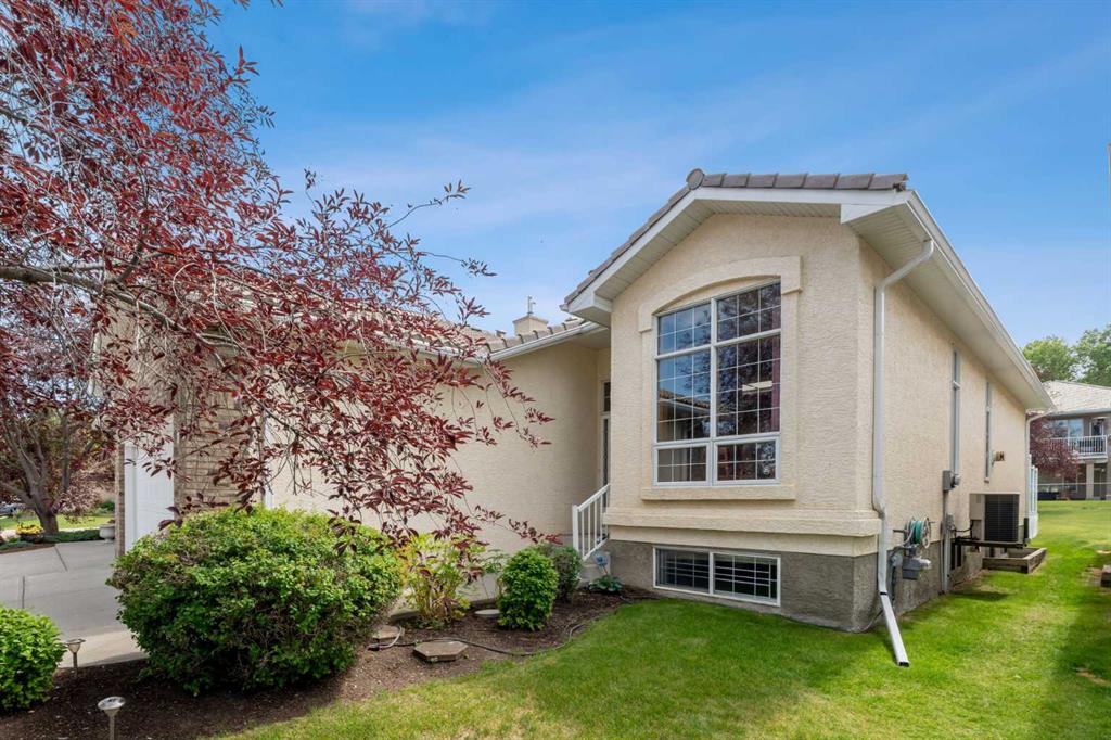 Picture of 11 Hamptons Bay NW, Calgary Real Estate Listing