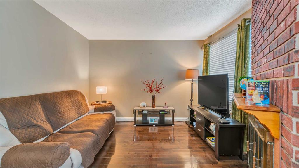 Picture of 18, 2519 38 Street NE, Calgary Real Estate Listing
