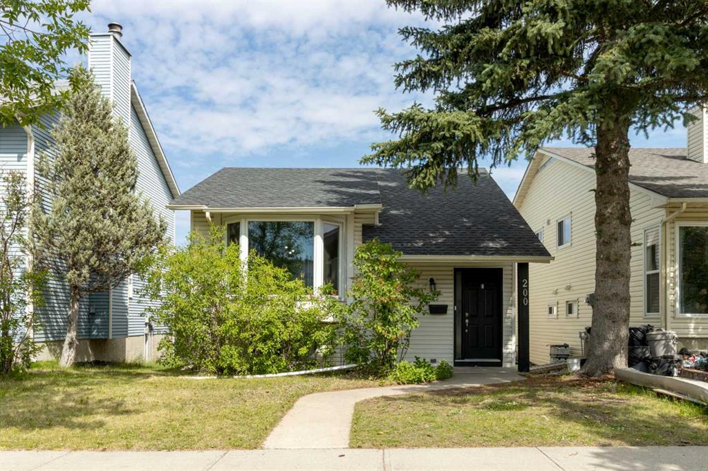 Picture of 200 Macewan Glen Drive NW, Calgary Real Estate Listing