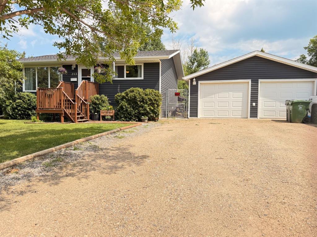 Picture of 213 3 Street W, Lashburn Real Estate Listing