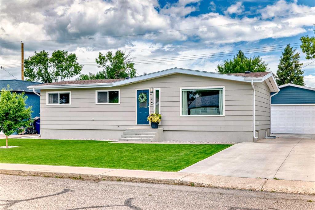 Picture of 445 16 Street , Fort Macleod Real Estate Listing