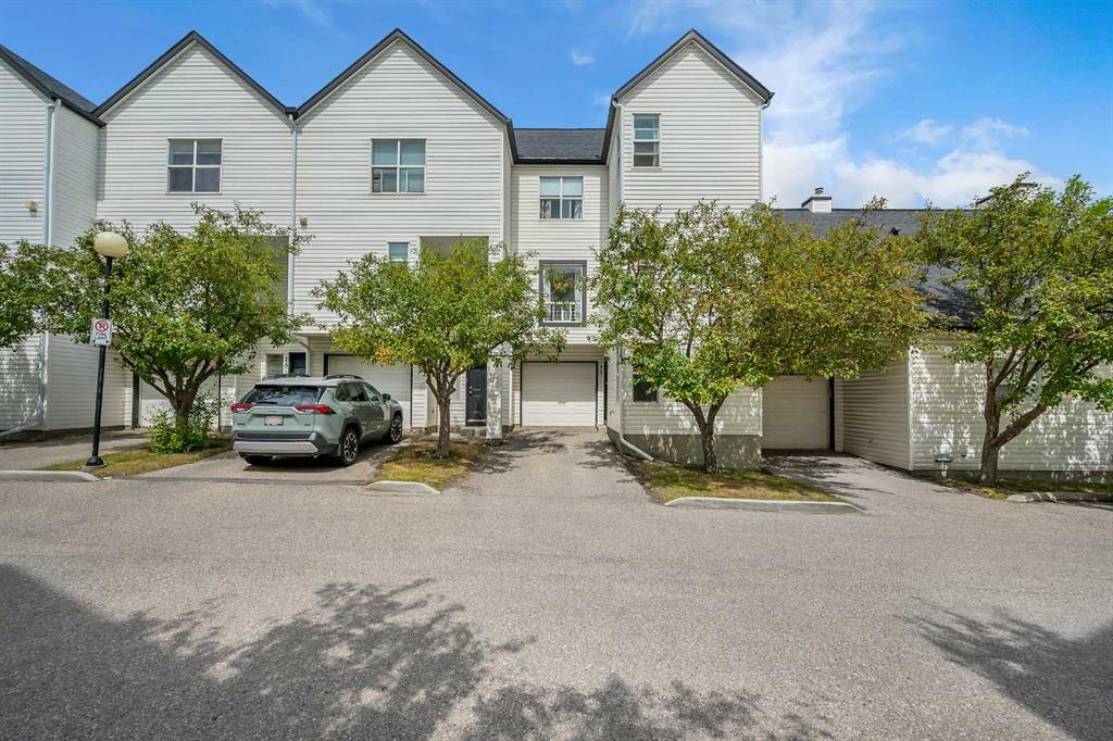 Picture of 13, 200 Hidden Hills Terrace NW, Calgary Real Estate Listing