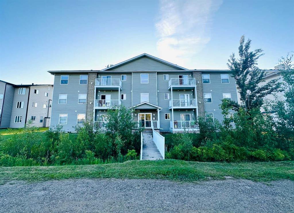Picture of 303, 502 1 Street , Fox Creek Real Estate Listing
