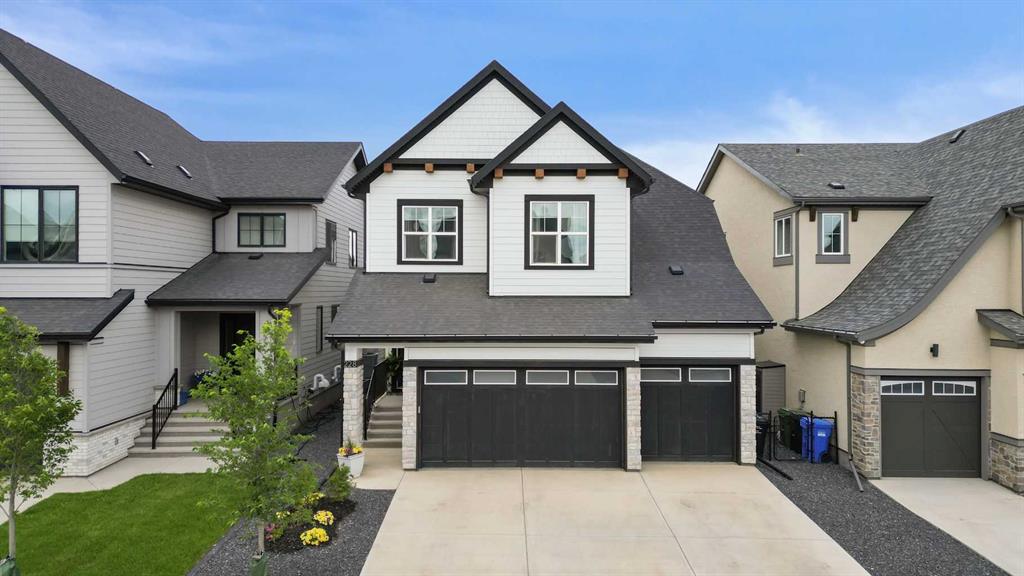 Picture of 228 Marina Grove SE, Calgary Real Estate Listing