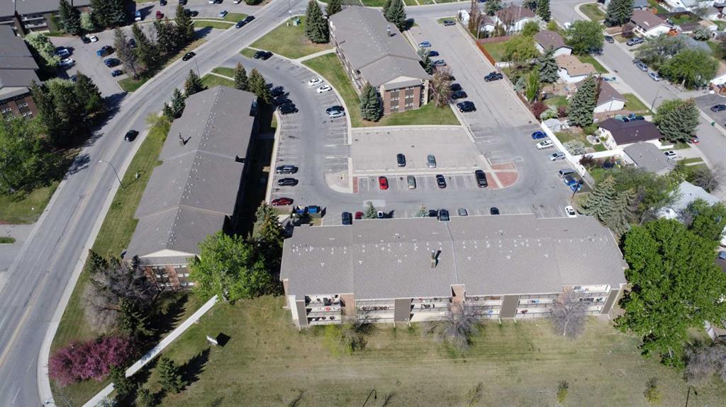 Picture of 103, 401 Columbia Boulevard W, Lethbridge Real Estate Listing
