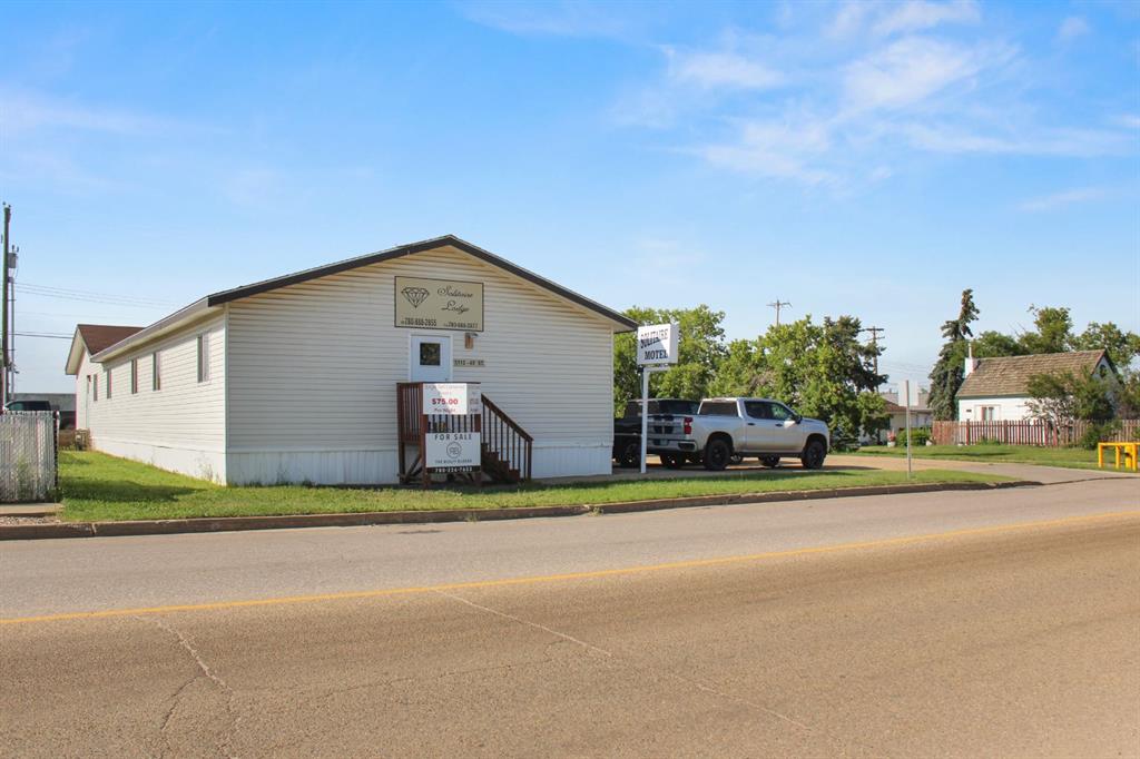 Picture of 5112 49 Street , Hardisty Real Estate Listing
