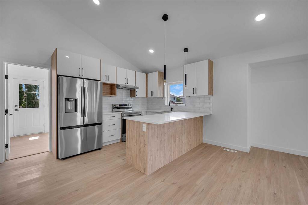 Picture of 135 Los Alamos Place NE, Calgary Real Estate Listing