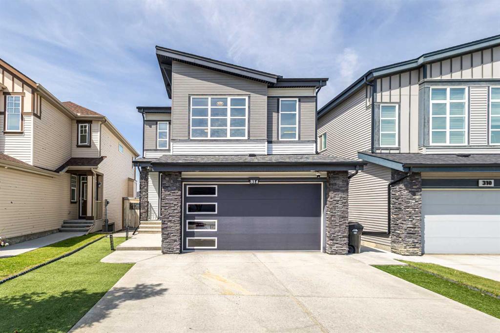 Picture of 314 Carringvue Manor NW, Calgary Real Estate Listing