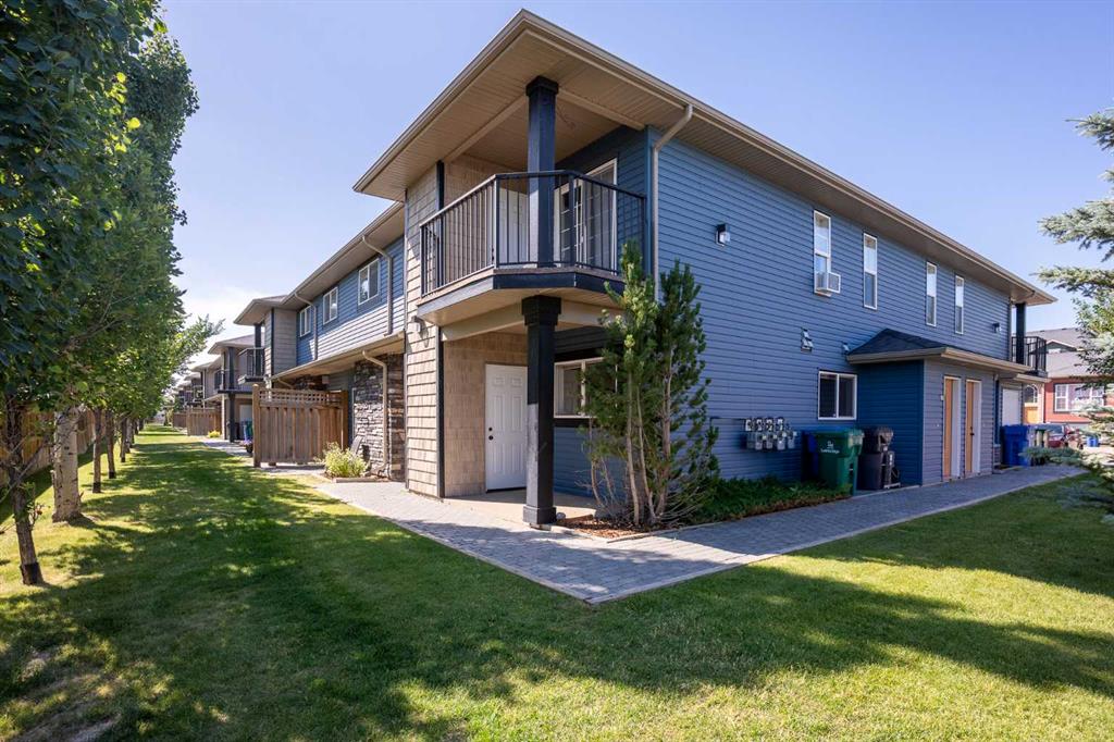 Picture of 3, 893 Mt Sundance Manor W, Lethbridge Real Estate Listing