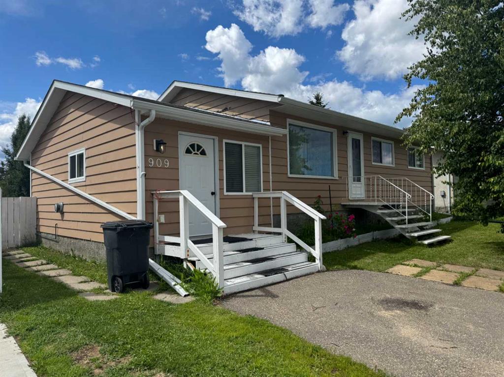 Picture of 909 5 Avenue SE, Slave Lake Real Estate Listing