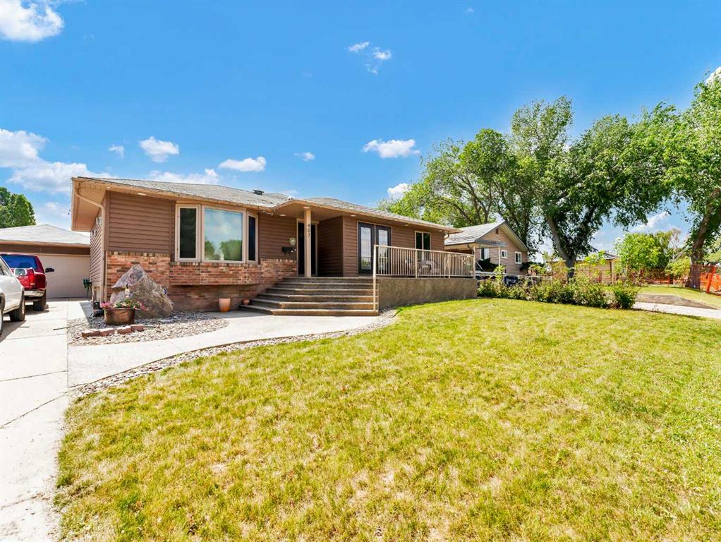 Picture of 407 13 Street SE, Medicine Hat Real Estate Listing