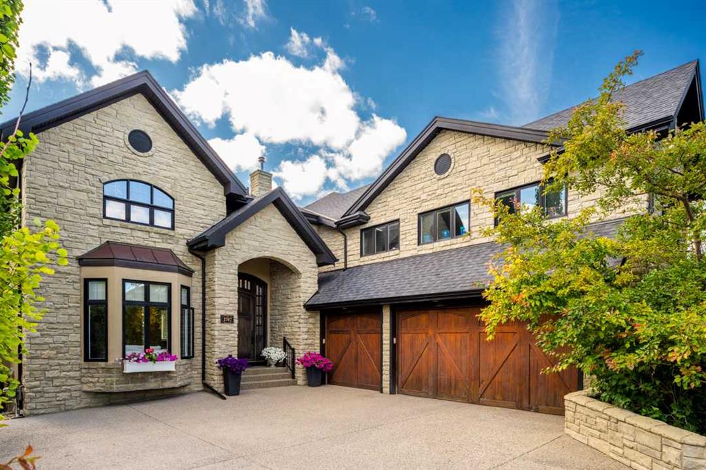 Picture of 2767 77 Street SW, Calgary Real Estate Listing