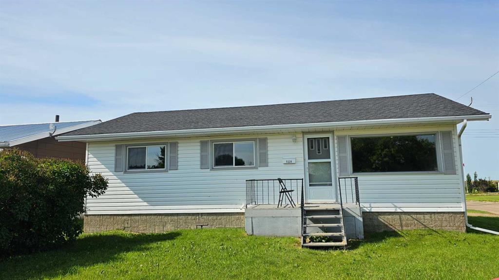 Picture of 5226 VICTORIA Avenue , Coronation Real Estate Listing