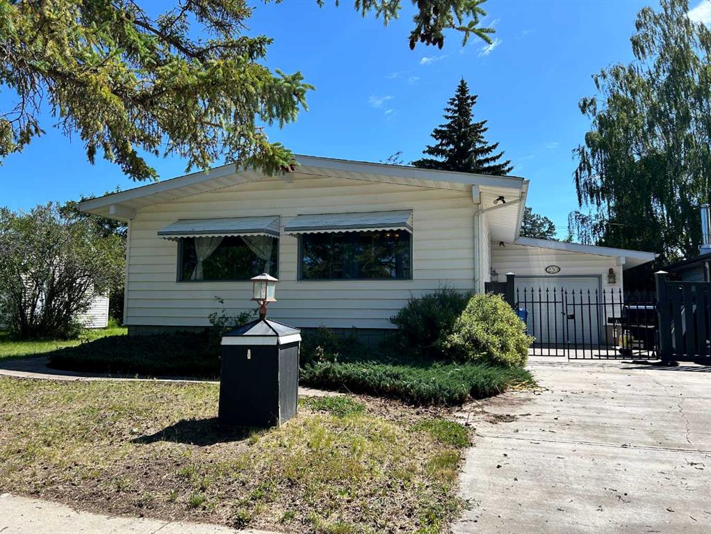 Picture of 230 5 Avenue SE, Three Hills Real Estate Listing
