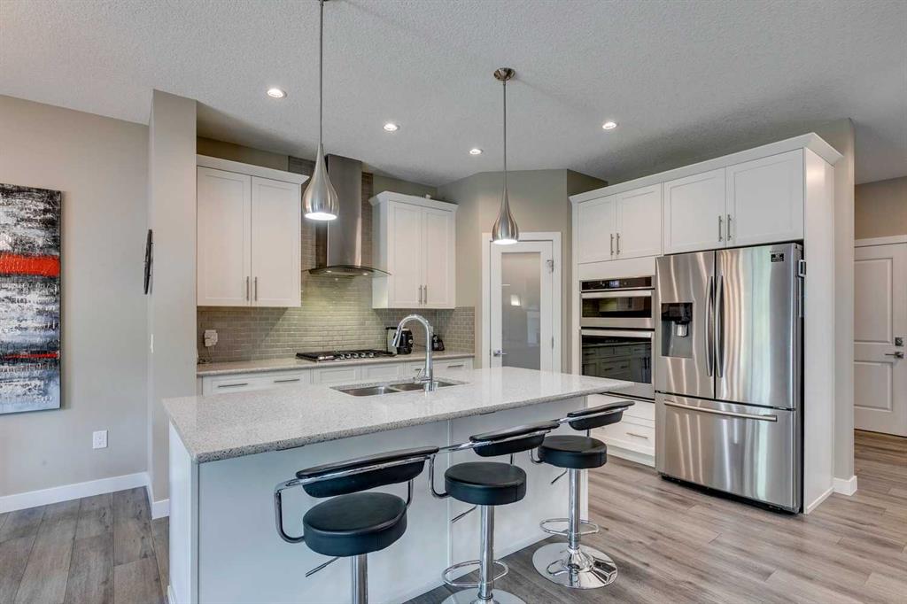 Picture of 153 Walgrove Terrace SE, Calgary Real Estate Listing