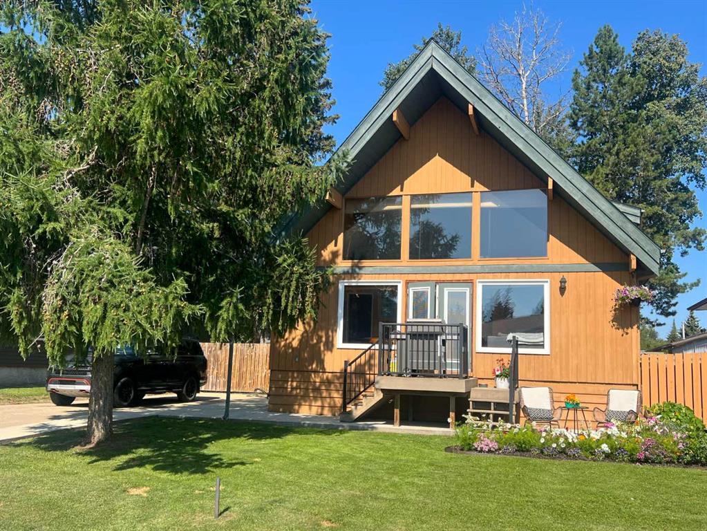 Picture of 1104 10 Street SE, Slave Lake Real Estate Listing