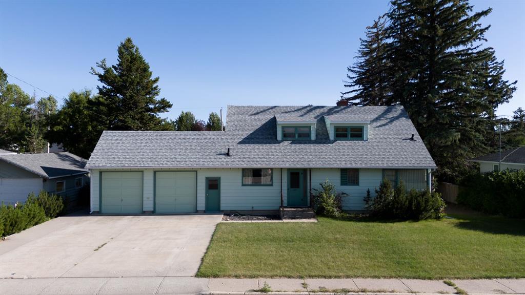 Picture of 237 53 Avenue E, Claresholm Real Estate Listing