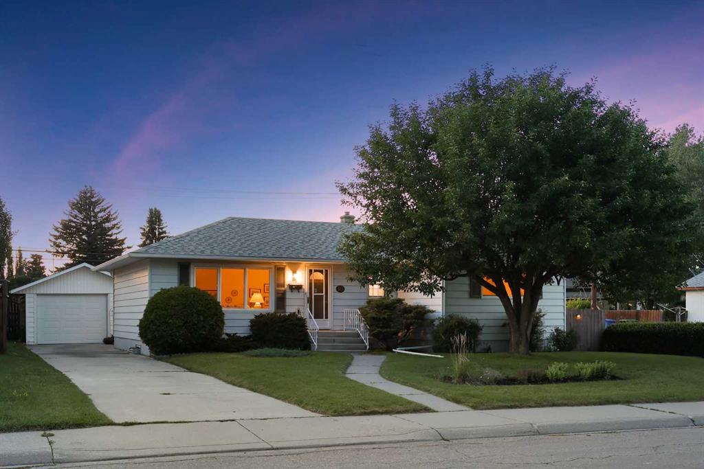 Picture of 10 Glamorgan Drive SW, Calgary Real Estate Listing