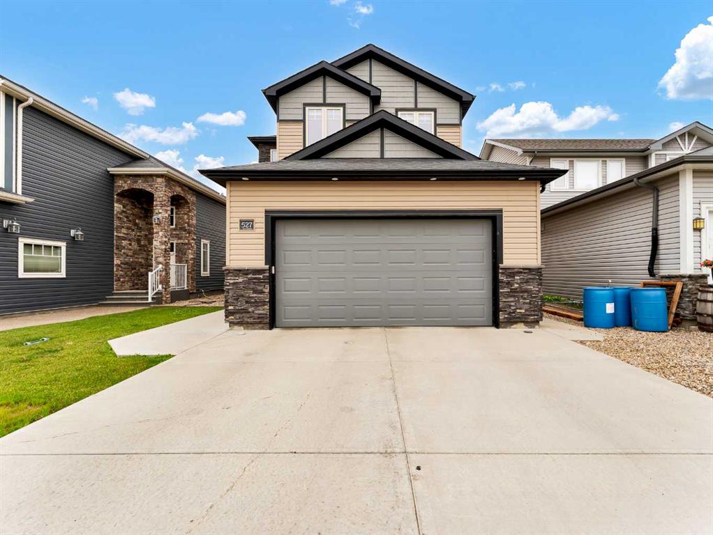 Picture of 527 Vista Drive SE, Medicine Hat Real Estate Listing
