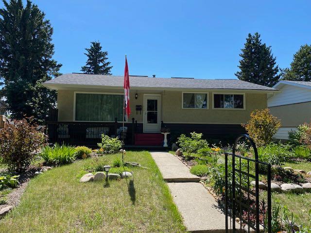 Picture of 25 Montclare Avenue , Camrose Real Estate Listing