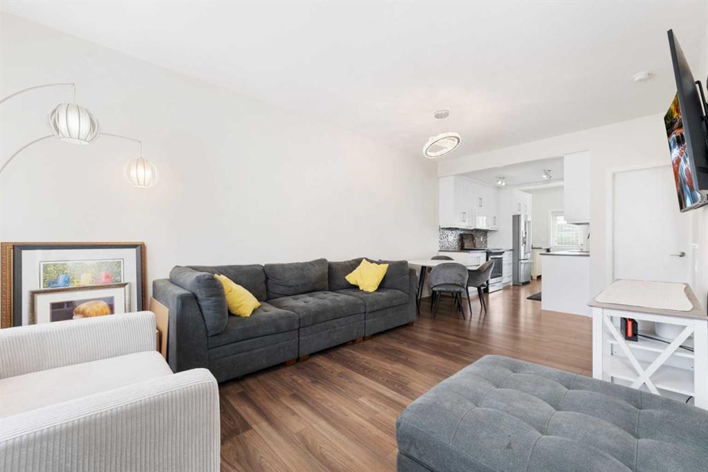 Picture of 808 Evansridge Common NW, Calgary Real Estate Listing