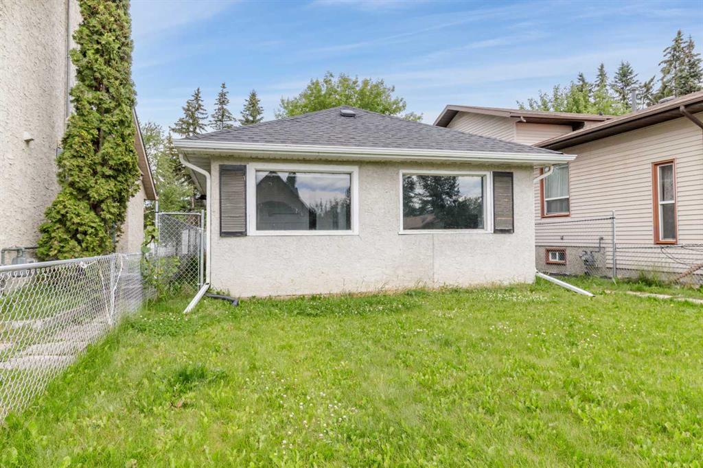 Picture of 3910 50 Avenue , Sylvan Lake Real Estate Listing