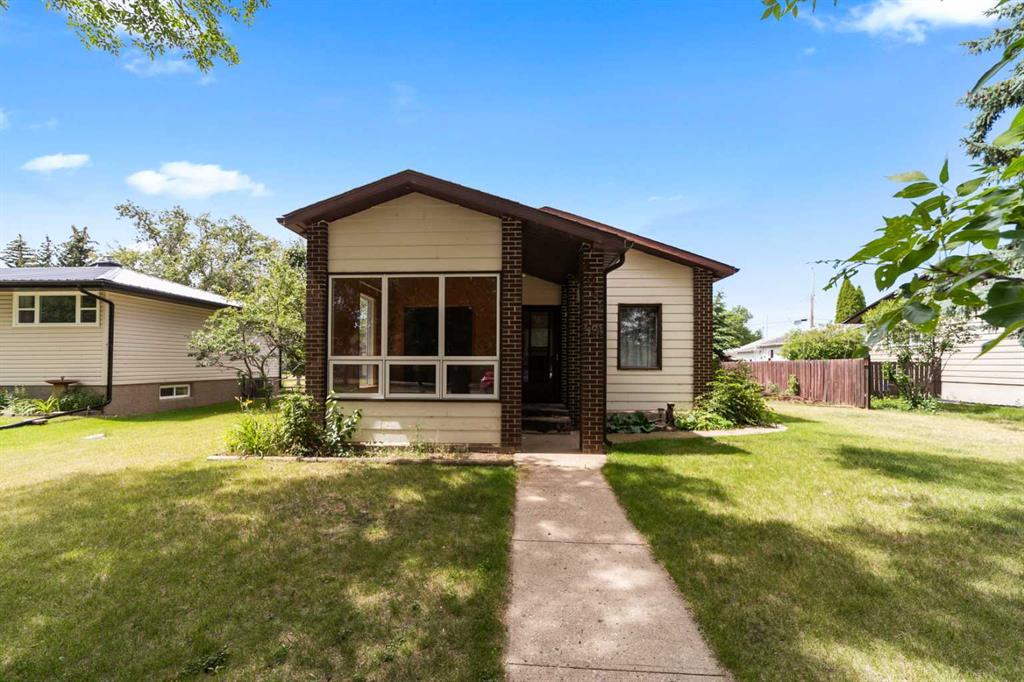 Picture of 5061 49 Street , Sedgewick Real Estate Listing