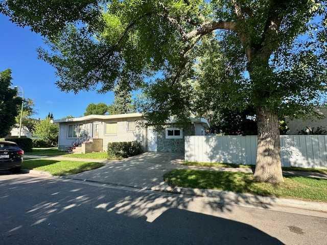 Picture of 515 18 Street N, Lethbridge Real Estate Listing