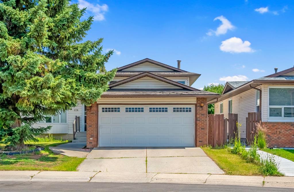 Picture of 124 Whiteram Close NE, Calgary Real Estate Listing