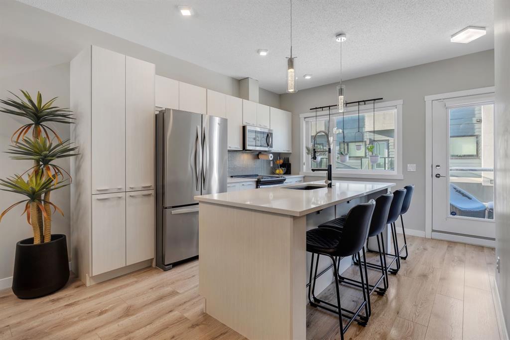 Picture of 302, 218 Sherwood Square NW, Calgary Real Estate Listing
