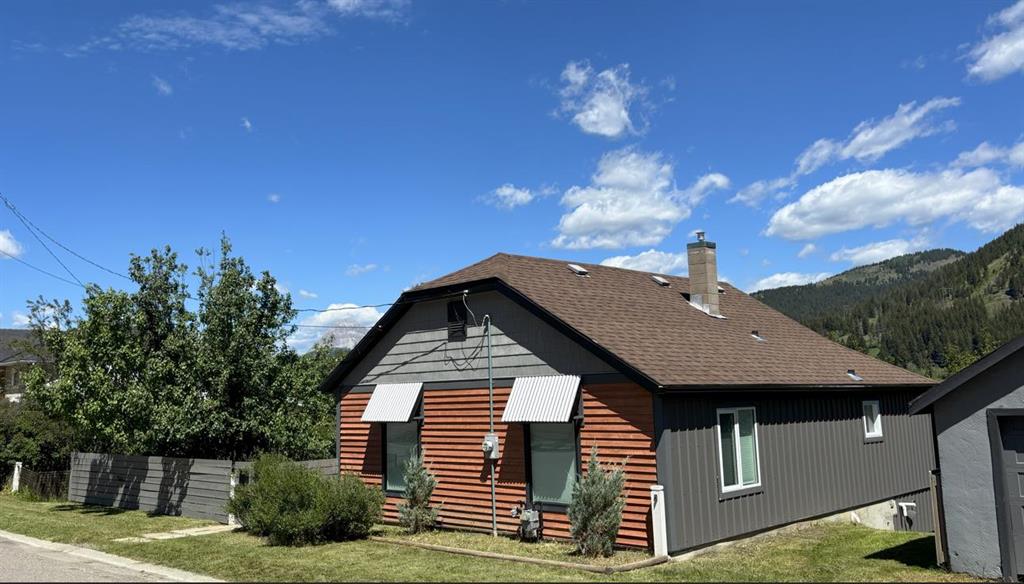 Picture of 13441 17 Avenue , Blairmore Real Estate Listing