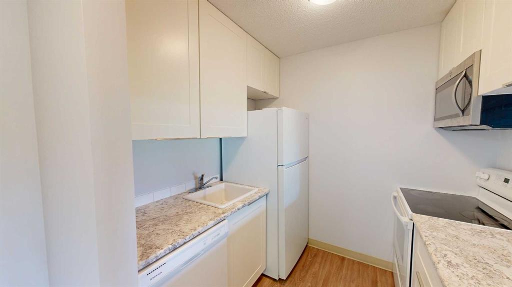 Picture of 101, 405 Columbia Boulevard W, Lethbridge Real Estate Listing