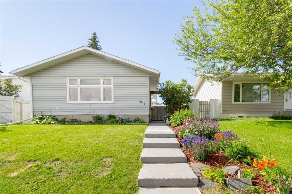 Picture of 1011 Penrith Crescent SE, Calgary Real Estate Listing