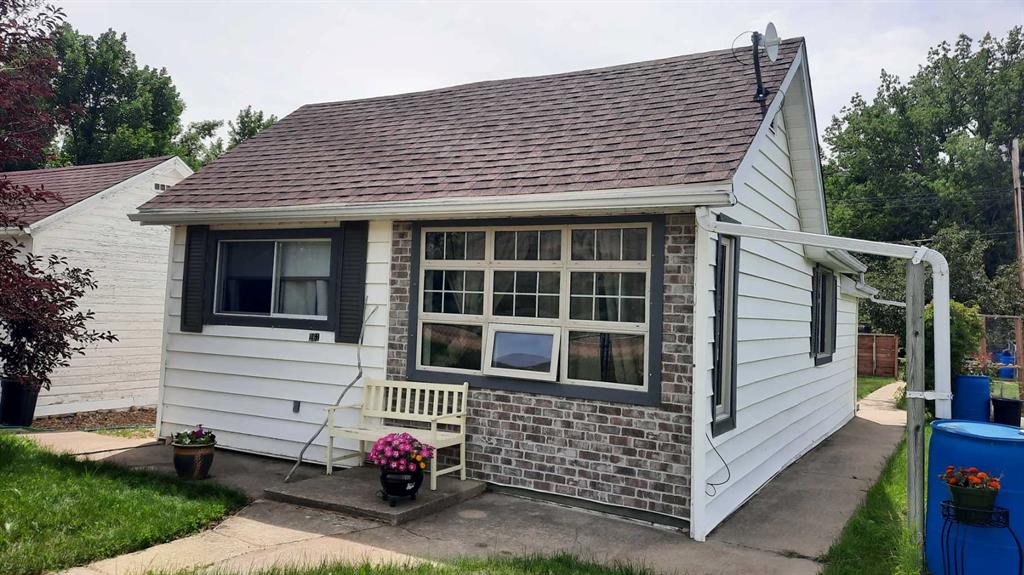 Picture of 261 1 Avenue , Drumheller Real Estate Listing
