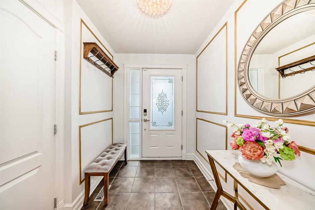 Picture of 232 Valhalla Crescent NW, Calgary Real Estate Listing