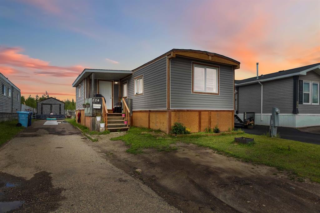 Picture of 224 GRANDVIEW Crescent , Fort McMurray Real Estate Listing