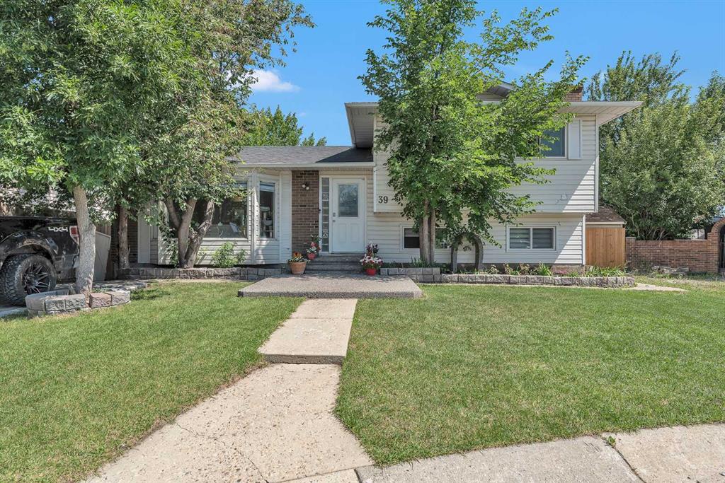 Picture of 39 Templeridge Bay NE, Calgary Real Estate Listing