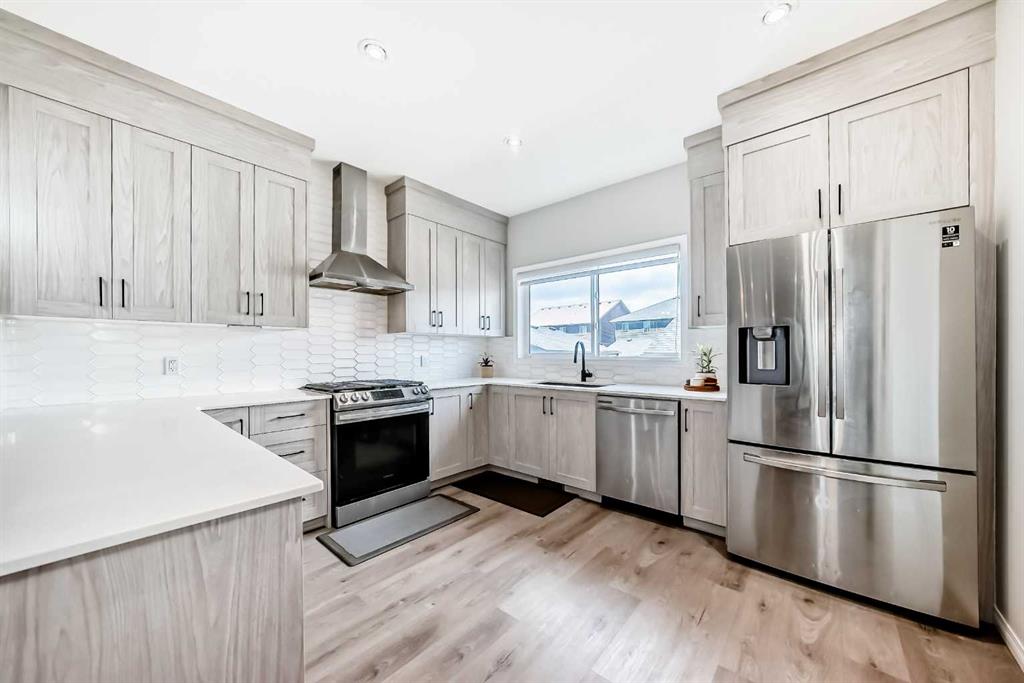 Picture of 125 Corner Ridge Mews NE, Calgary Real Estate Listing